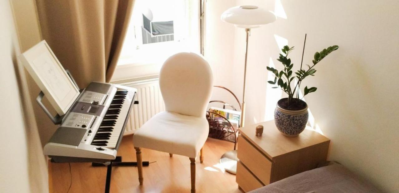 'mozart' In A Shared Wien